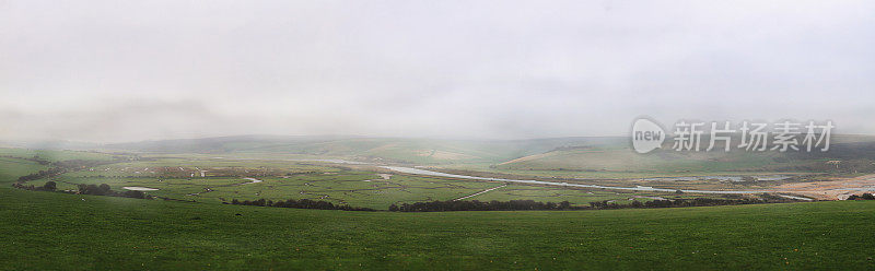 苏塞克斯郡(Sussex)的Cuckmere河(Cuckmere River)